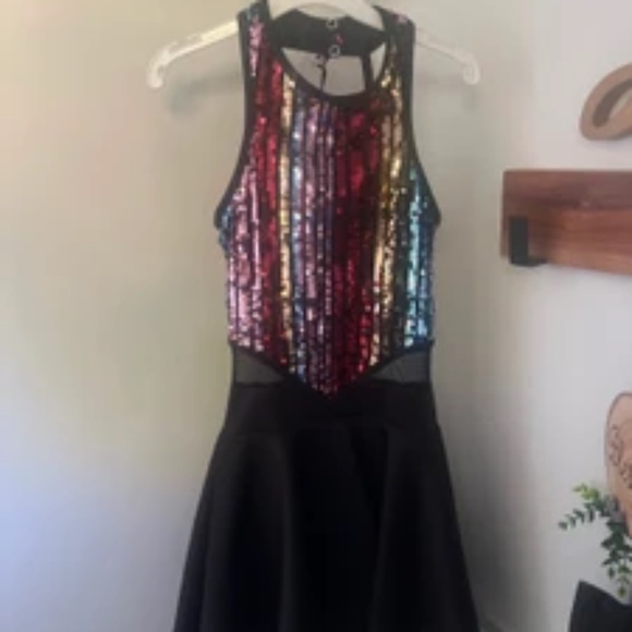 Dance Costume - Picture 1 of 2